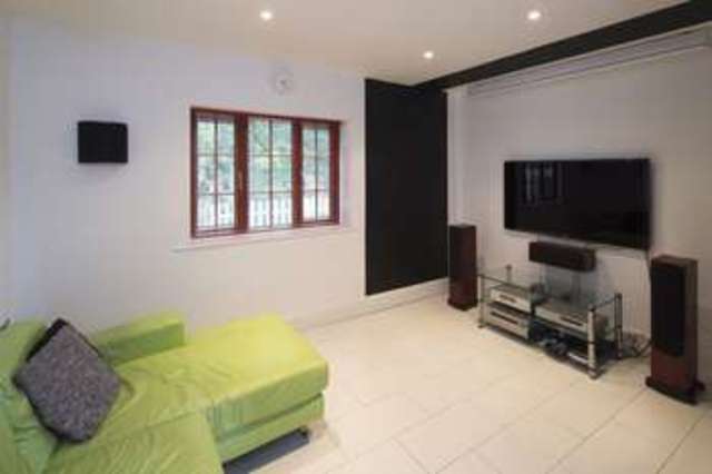  Image of 5 bedroom Property for sale in The Brambles Royston Barnsley S71 at The Brambles Royston Barnsley, S71 4TA