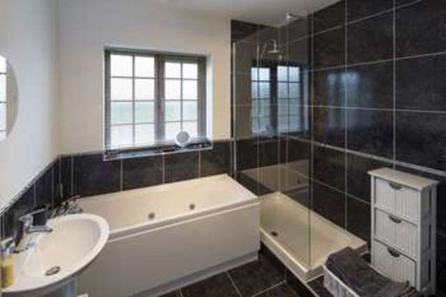  Image of 5 bedroom Property for sale in The Brambles Royston Barnsley S71 at The Brambles Royston Barnsley, S71 4TA