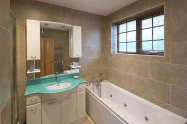  Image of 5 bedroom Property for sale in The Brambles Royston Barnsley S71 at The Brambles Royston Barnsley, S71 4TA