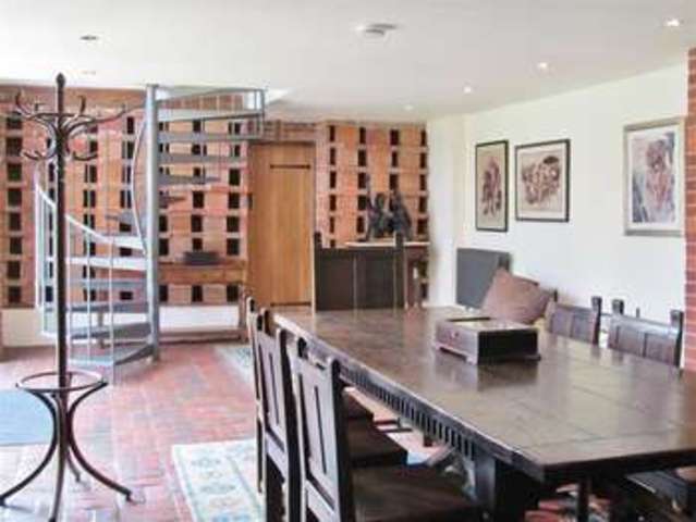  Image of 2 bedroom Barn Conversion to rent in Long Wittenham Abingdon OX14 at Long Wittenham Abingdon, OX14 4QN