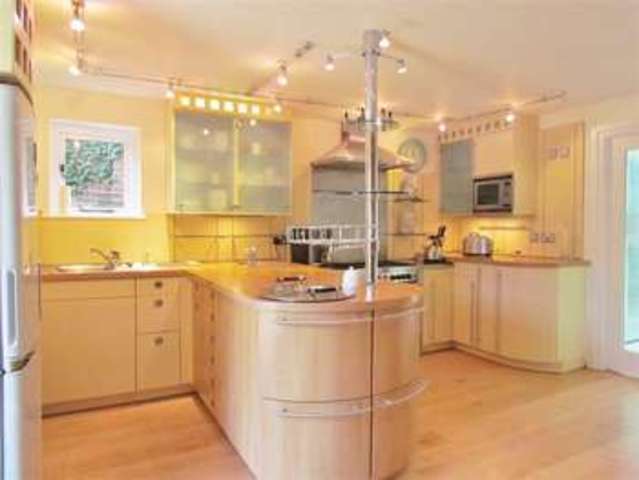  Image of 2 bedroom Barn Conversion to rent in Long Wittenham Abingdon OX14 at Long Wittenham Abingdon, OX14 4QN