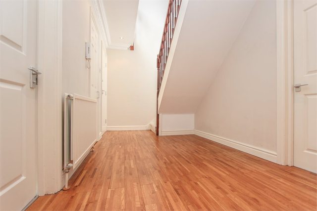  Image of 3 bedroom Detached house for sale in Hagden Lane Watford WD18 at 177 Hagden Lane  Watford, WD18 7HZ