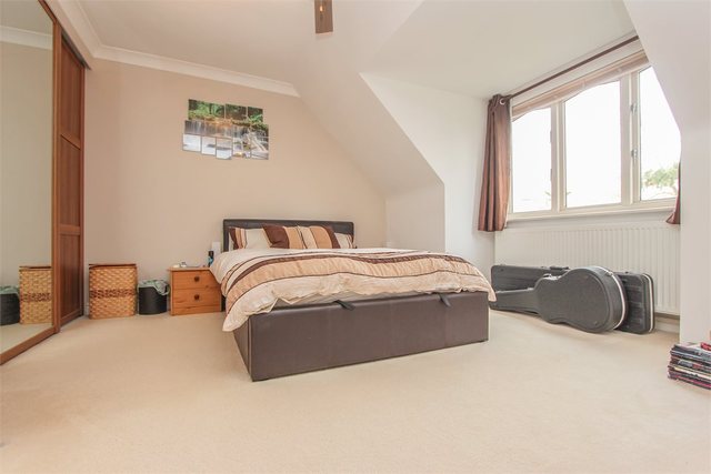  Image of 3 bedroom Detached house for sale in Hagden Lane Watford WD18 at 177 Hagden Lane  Watford, WD18 7HZ