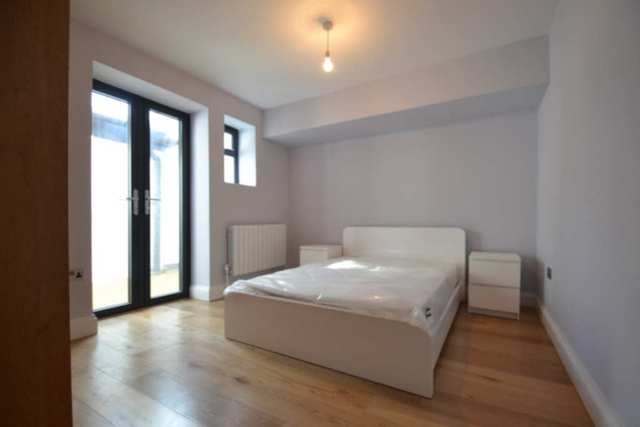  Image of 1 bedroom Flat to rent in The Mall London W5 at The Mall  London, W5 3TJ