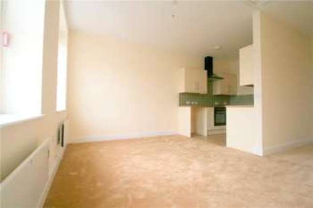  Image of 2 bedroom Apartment to rent in Selborne Road Littlehampton BN17 at Selborne Road Littlehampton Littlehampton, BN17 5NN