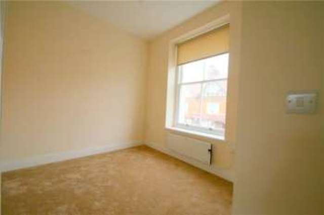 Image of 2 bedroom Apartment to rent in Selborne Road Littlehampton BN17 at Selborne Road Littlehampton Littlehampton, BN17 5NN