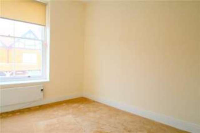  Image of 2 bedroom Apartment to rent in Selborne Road Littlehampton BN17 at Selborne Road Littlehampton Littlehampton, BN17 5NN
