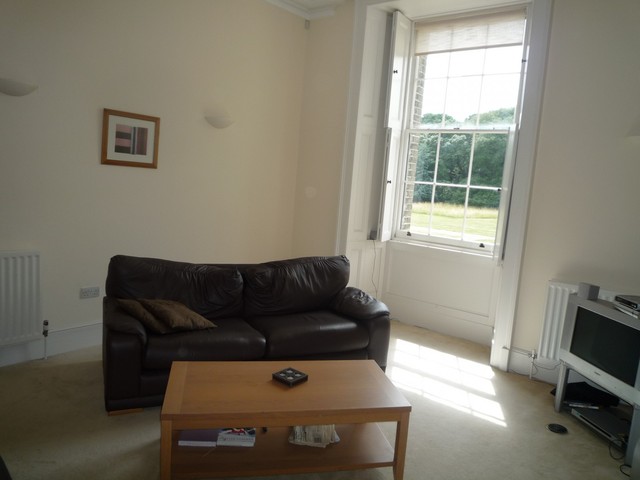  Image of 2 bedroom Maisonette to rent in Weevil Lane Gosport PO12 at Weevil Lane  Gosport, PO12 1AG