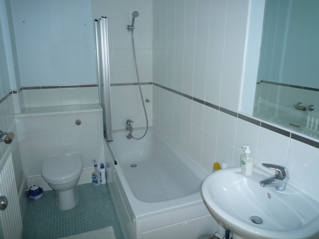  Image of 2 bedroom Maisonette to rent in Weevil Lane Gosport PO12 at Weevil Lane  Gosport, PO12 1AG