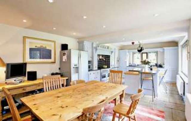  Image of 6 bedroom Property for sale in Pinfold Lane Mirfield WF14 at Pinfold Lane  Mirfield, WF14 9PS