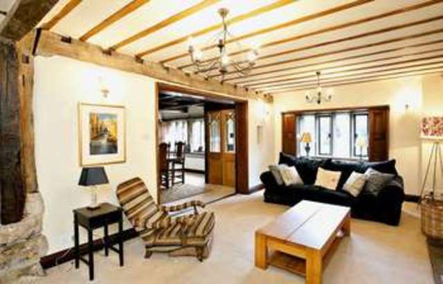  Image of 6 bedroom Property for sale in Pinfold Lane Mirfield WF14 at Pinfold Lane  Mirfield, WF14 9PS