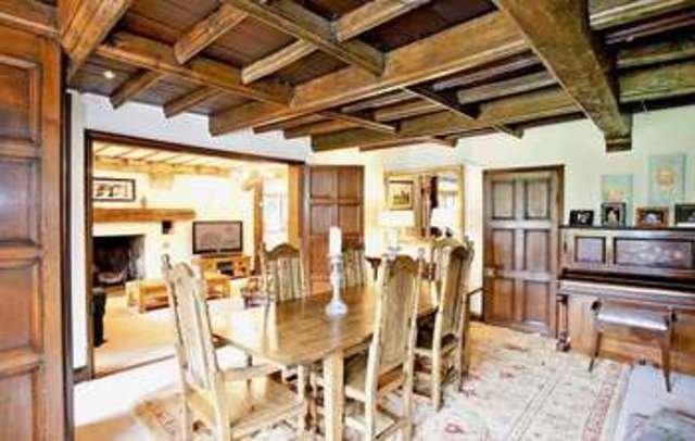  Image of 6 bedroom Property for sale in Pinfold Lane Mirfield WF14 at Pinfold Lane  Mirfield, WF14 9PS