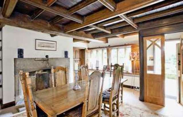  Image of 6 bedroom Property for sale in Pinfold Lane Mirfield WF14 at Pinfold Lane  Mirfield, WF14 9PS