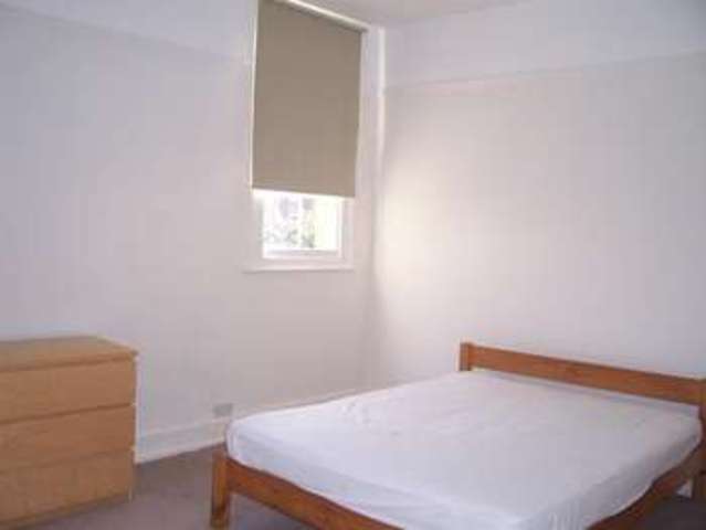  Image of 2 bedroom Flat to rent in The Park London W5 at The Park  South Ealing, W5 5NF