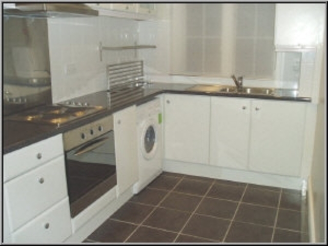 Image of 2 bedroom Flat to rent in The Park London W5 at The Park  South Ealing, W5 5NF