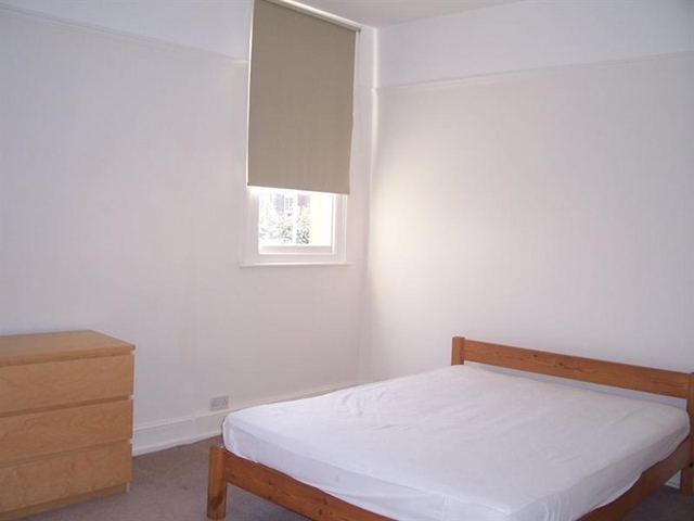  Image of 2 bedroom Flat to rent in The Park London W5 at The Park  South Ealing, W5 5NF