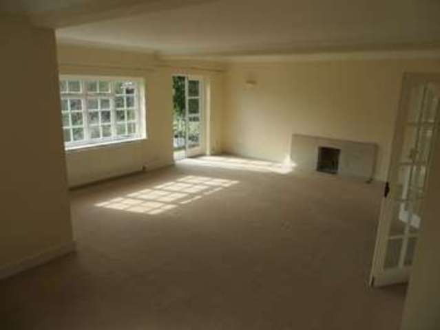  Image of 2 bedroom Flat to rent in The Pound Cookham Maidenhead SL6 at The Pound Cookham Maidenhead, SL6 9QD