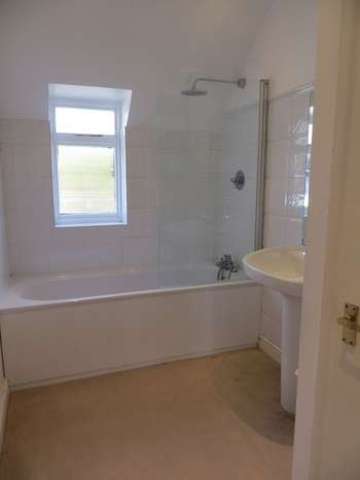  Image of 2 bedroom Flat to rent in The Pound Cookham Maidenhead SL6 at The Pound Cookham Maidenhead, SL6 9QD
