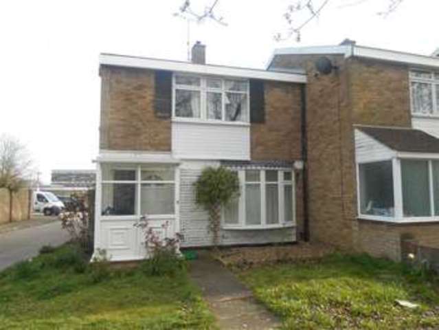  Image of 3 bedroom End of Terrace for sale in Thornbush Laindon Basildon SS15 at Basildon Essex Basildon, SS15 5HW