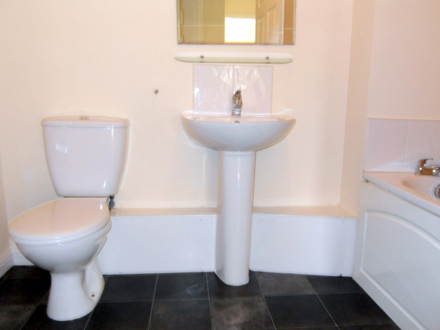  Image of 2 bedroom Flat to rent in Tollcross Park View Glasgow G32 at Tollcross Glasgow Glasgow, G32 8UA