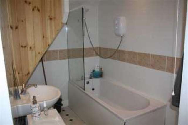  Image of 1 bedroom Property for sale in Torridon Road London SE6 at Torridon Road Catford Catford, SE6 1RE