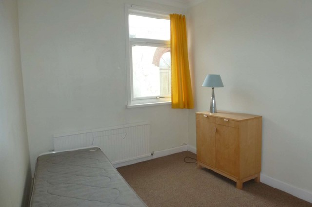  Image of 2 bedroom Apartment to rent in Tower Street Portsmouth PO1 at Tower House Tower Street Old Portsmouth, PO1 2JR