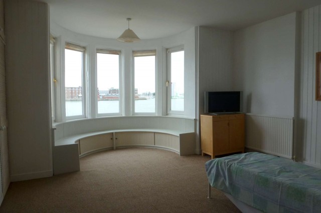  Image of 2 bedroom Apartment to rent in Tower Street Portsmouth PO1 at Tower House Tower Street Old Portsmouth, PO1 2JR