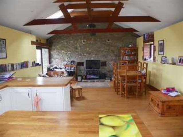  Image of 4 bedroom Property for sale in Trimsaran Road Llanelli SA15 at Trimsaran Road Llanelli Llanelli, SA15 4PT