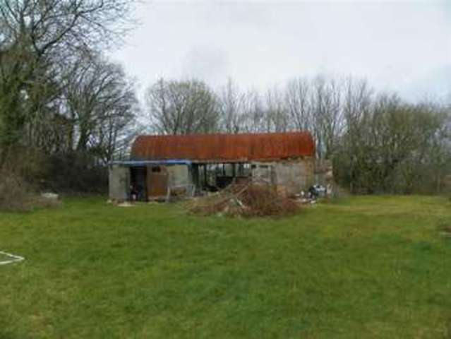  Image of 4 bedroom Property for sale in Trimsaran Road Llanelli SA15 at Trimsaran Road Llanelli Llanelli, SA15 4PT