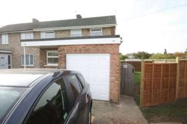  Image of 2 bedroom Flat to rent in Turnpike Road Newbury RG14 at Newbury Newbury, RG14 2NF