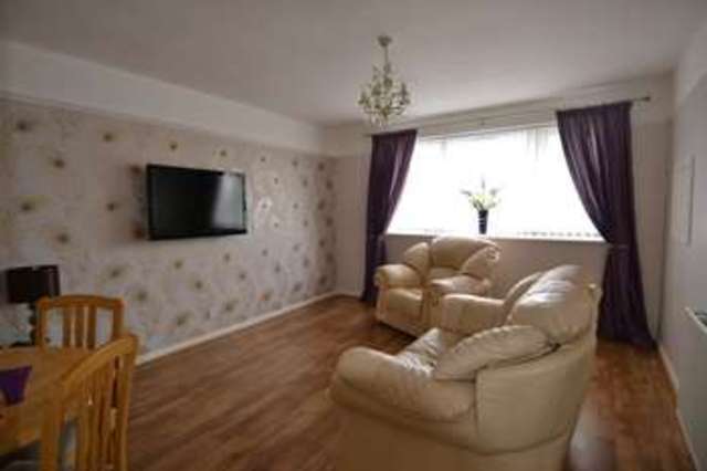  Image of 2 bedroom Property to rent in Turves Green Longbridge Northfield Birmingham B31 at Turves Green West Heath Birmingham, B31 4AA