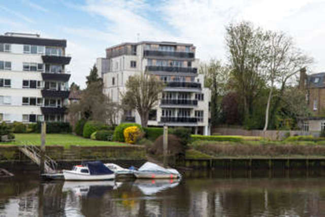  Image of 3 bedroom Flat for sale in Twickenham Road Teddington TW11 at Twickenham Road Teddington Teddington, TW11 8AW