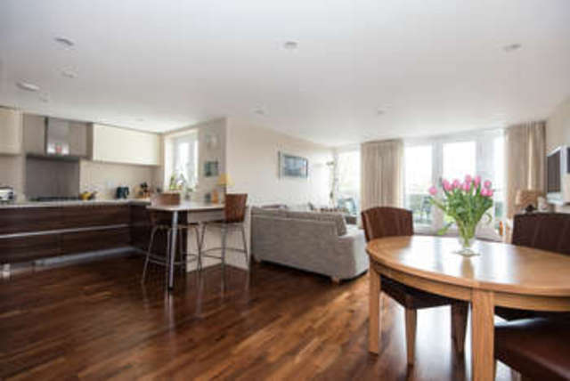  Image of 3 bedroom Flat for sale in Twickenham Road Teddington TW11 at Twickenham Road Teddington Teddington, TW11 8AW