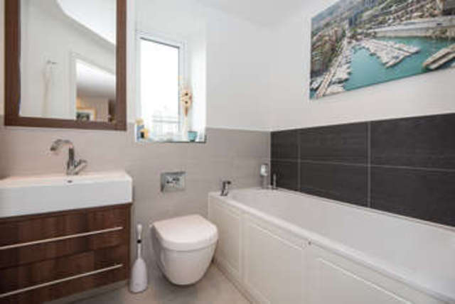 Image of 3 bedroom Flat for sale in Twickenham Road Teddington TW11 at Twickenham Road Teddington Teddington, TW11 8AW