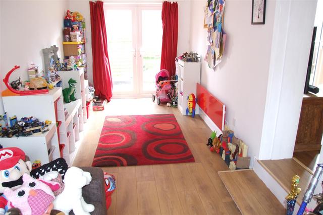  Image of 3 bedroom Detached house for sale in Tyne Way Rushden NN10 at Rushden Northants Rushden, NN10 0GY