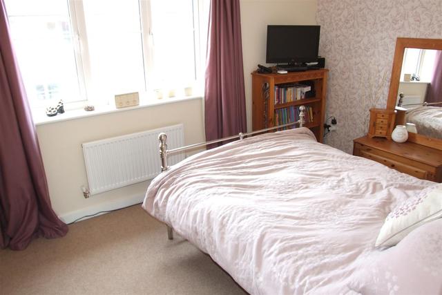  Image of 3 bedroom Detached house for sale in Tyne Way Rushden NN10 at Rushden Northants Rushden, NN10 0GY