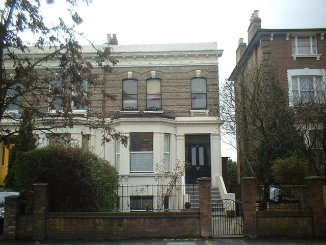  Image of 2 bedroom Flat to rent in Uxbridge Road London W12 at Shepherds Bush  London, W12 9RB