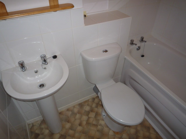  Image of 2 bedroom Detached house to rent in Venice Close Waterlooville PO7 at Waterlooville, PO7 8JX