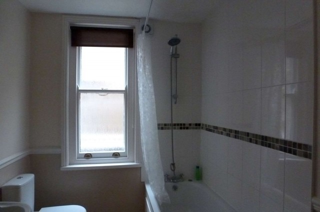  Image of 2 bedroom Flat to rent in Victoria Grove Southsea PO5 at 7a Victoria Grove  Southsea, PO5 1NE