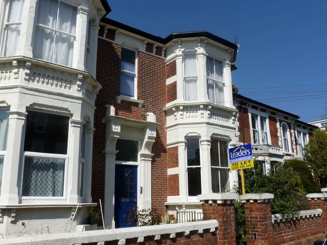  Image of 2 bedroom Flat to rent in Victoria Grove Southsea PO5 at 7a Victoria Grove  Southsea, PO5 1NE