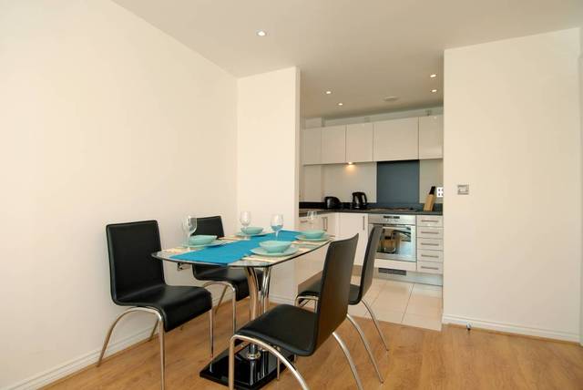  Image of 1 bedroom Property to rent in Battersea Park Road London SW8 at Viridian Apartments  75 Battersea Park Road, SW8 4DA