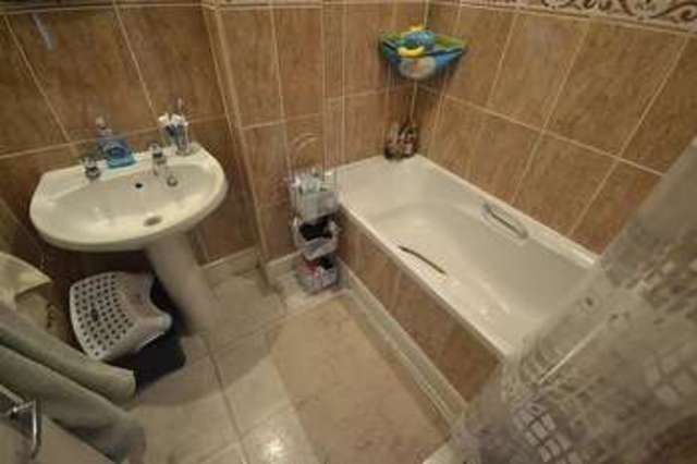  Image of 2 bedroom Flat to rent in Warrior Gardens St. Leonards-on-Sea TN37 at St Leonards On Sea, TN37 6EB