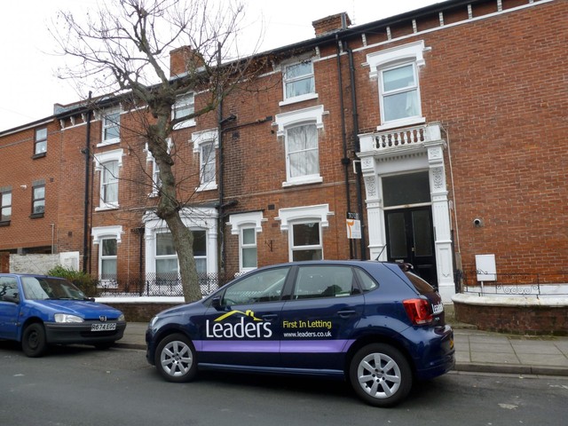  Image of 2 bedroom Flat to rent in Waverley Road Southsea PO5 at 60 Waverley Road  Southsea, PO5 2PP