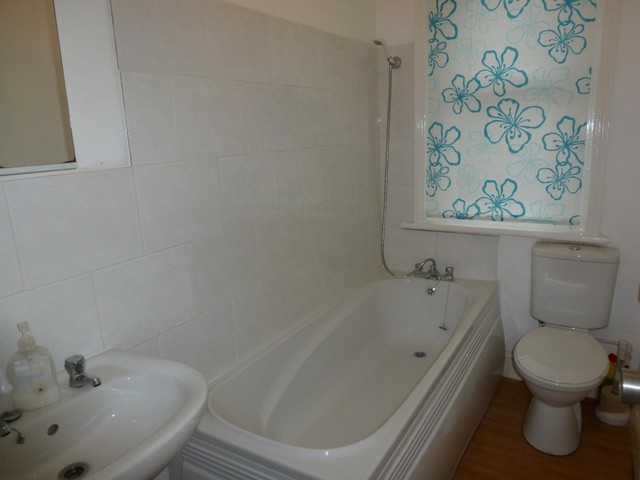  Image of 2 bedroom Flat to rent in Waverley Road Southsea PO5 at 60 Waverley Road  Southsea, PO5 2PP