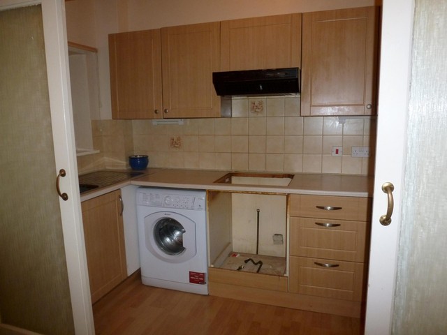  Image of 2 bedroom Flat to rent in Waverley Road Southsea PO5 at 60 Waverley Road  Southsea, PO5 2PP