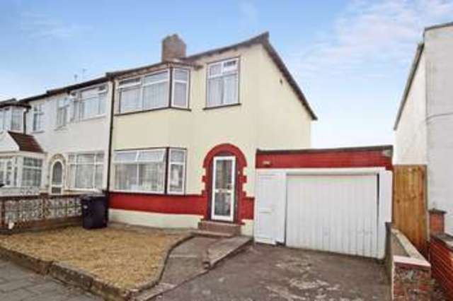  Image of 3 bedroom Terraced house for sale in Waxlow Crescent Southall UB1 at Waxlow Crescent  Southall, UB1 2ST