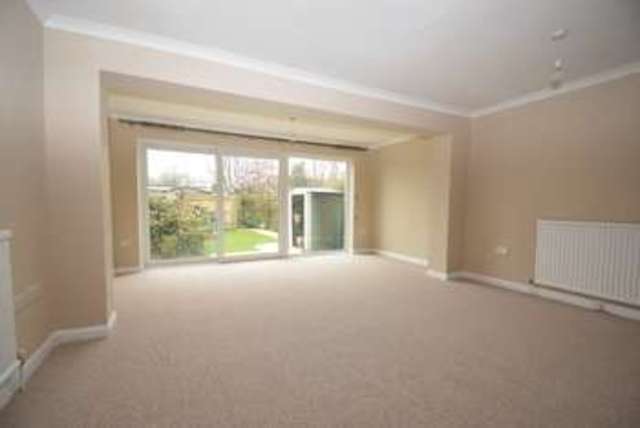  Image of 3 bedroom Semi-Detached house to rent in Wayside Green Woodcote Reading RG8 at Woodcote  Reading, RG8 0QJ