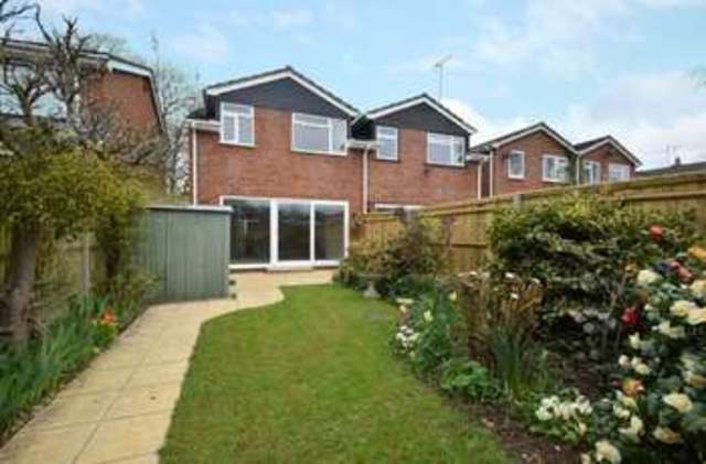  Image of 3 bedroom Semi-Detached house to rent in Wayside Green Woodcote Reading RG8 at Woodcote  Reading, RG8 0QJ