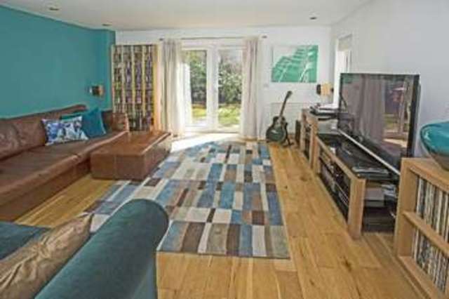  Image of 3 bedroom Detached house for sale in Wellington Avenue Reading RG2 at Wellington Avenue  Reading, RG2 7BP
