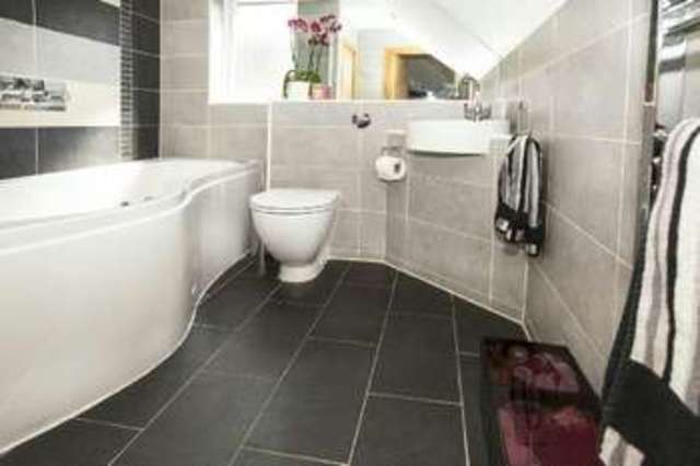  Image of 3 bedroom Detached house for sale in Wellington Avenue Reading RG2 at Wellington Avenue  Reading, RG2 7BP
